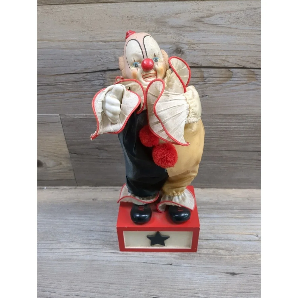 Price‎ Products Porcelain wind up 12 inch Clown Music Box